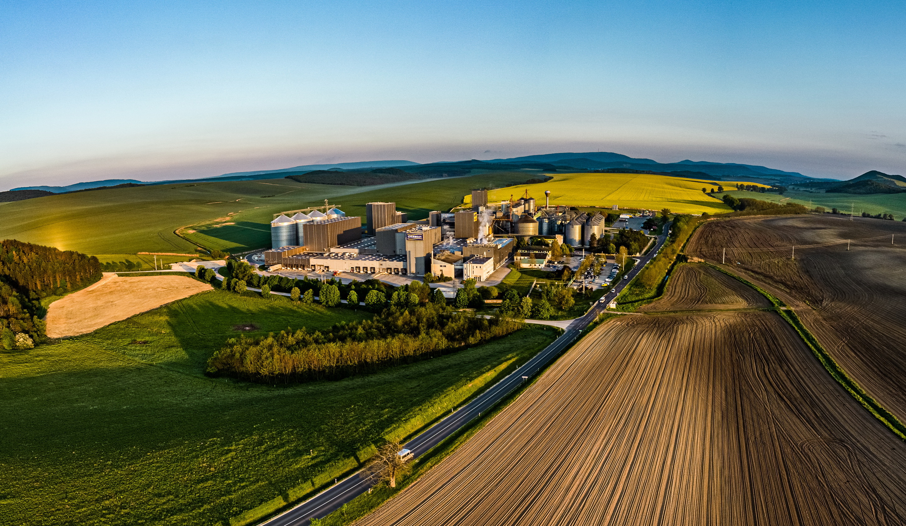 gyermelyi-ismerd-meg-gyermelyt-bg-image